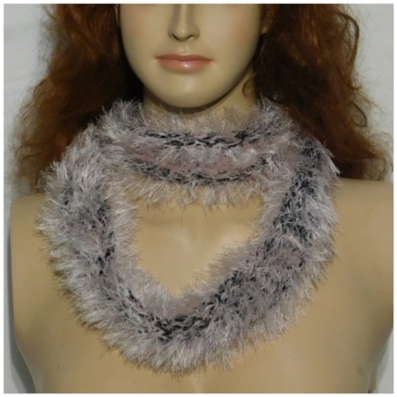 Scarf, circle, multiple wrap around styles. Knit, - Picture 2 of 8